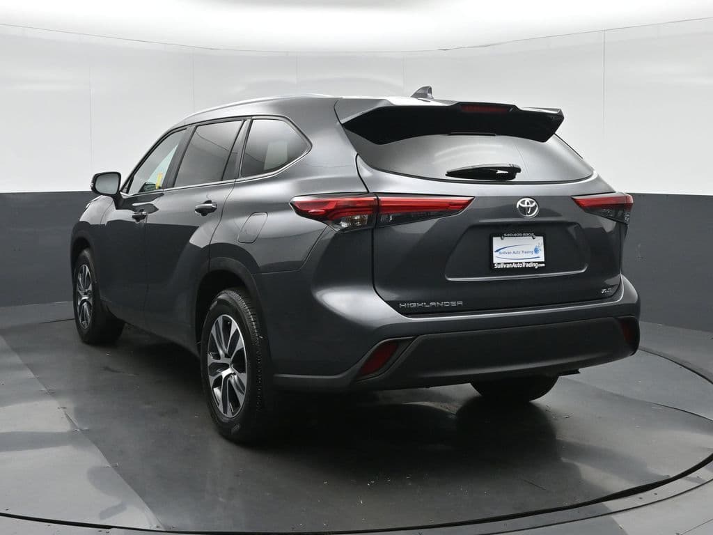 2023 Toyota Highlander XLE, photo 5 of 75