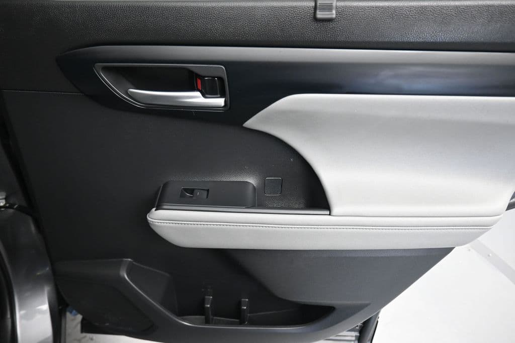 2023 Toyota Highlander XLE, photo 47 of 75