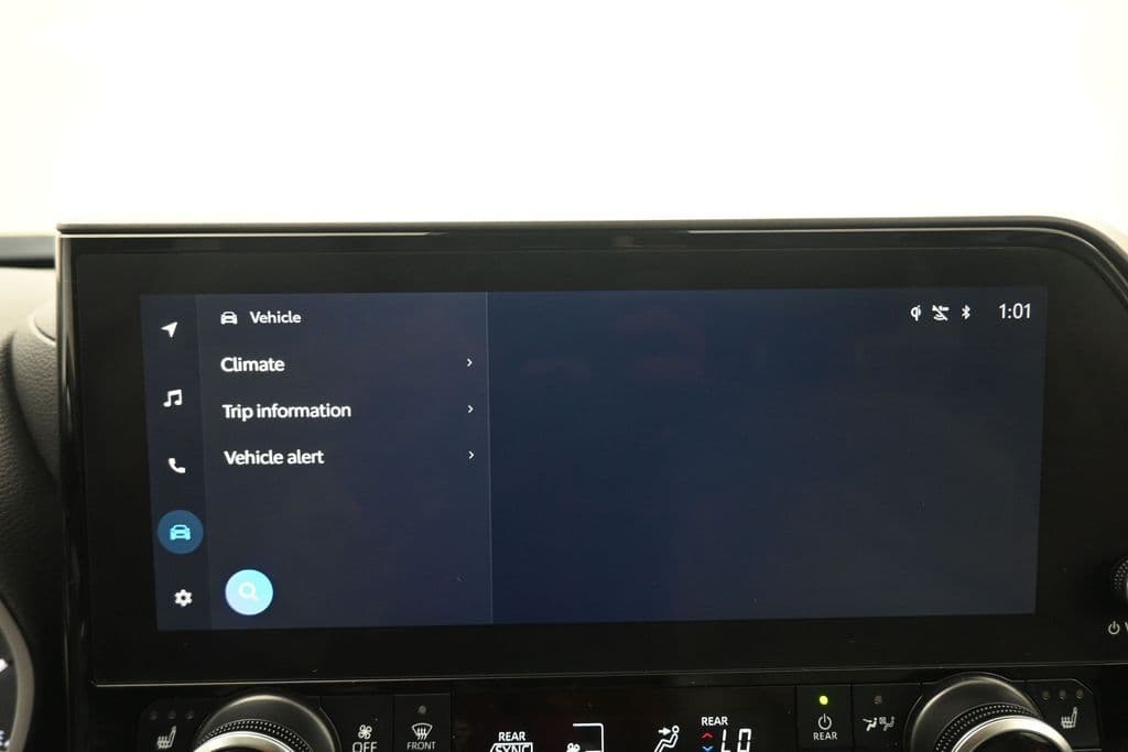2023 Toyota Highlander XLE, photo 17 of 75