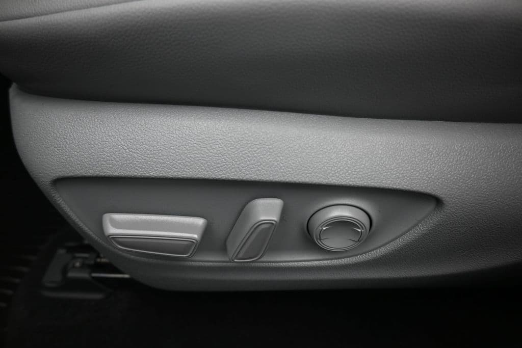 2023 Toyota Highlander XLE, photo 12 of 75