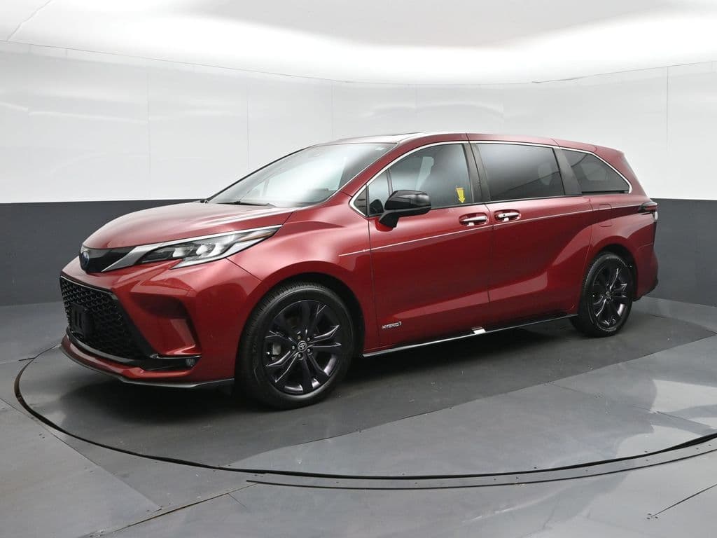 2021 Toyota Sienna XSE 7 Passenger, photo 3 of 72