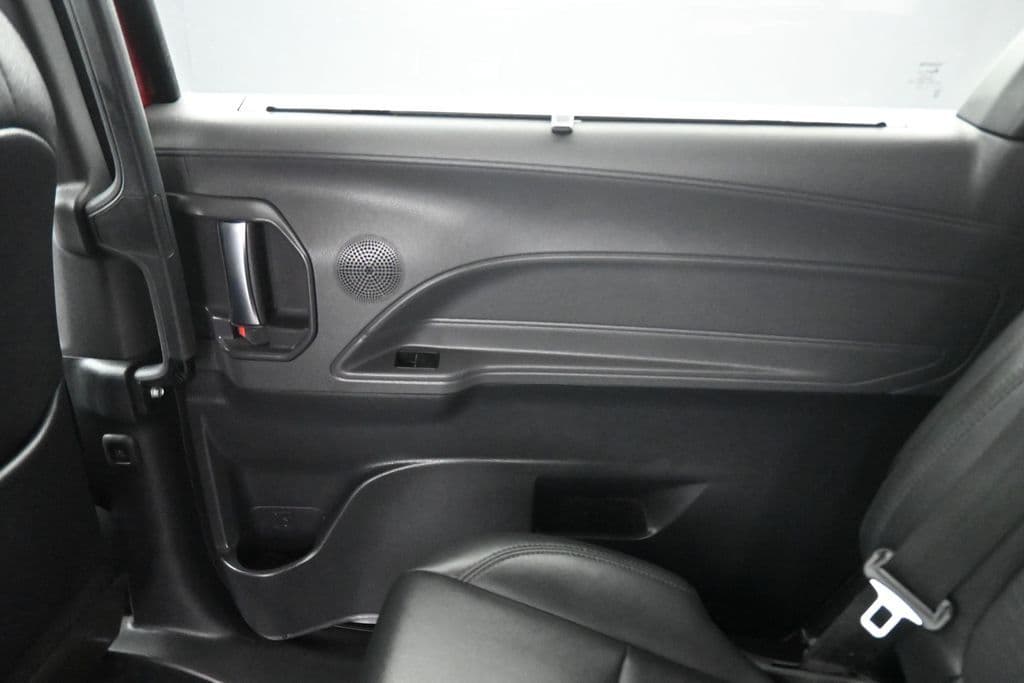 2021 Toyota Sienna XSE 7 Passenger, photo 33 of 72