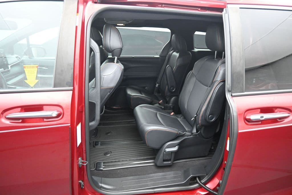 2021 Toyota Sienna XSE 7 Passenger, photo 29 of 72