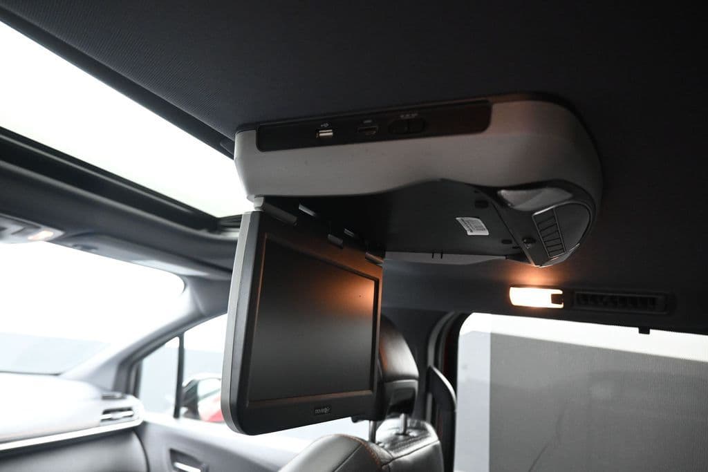 2021 Toyota Sienna XSE 7 Passenger, photo 36 of 72
