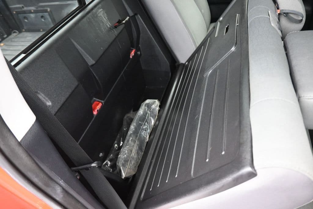 2016 Toyota Tacoma SR5 V6, photo 36 of 59