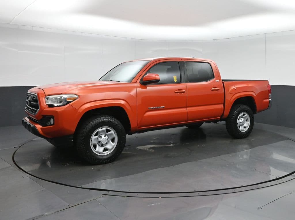 2016 Toyota Tacoma SR5 V6, photo 3 of 59