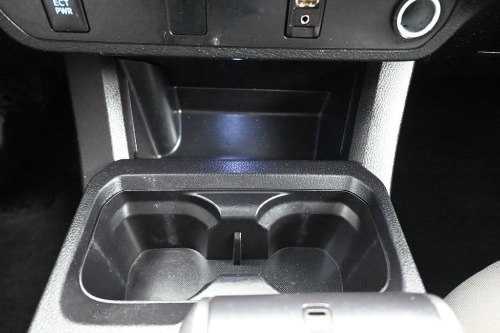 2016 Toyota Tacoma SR5 V6, photo 19 of 59