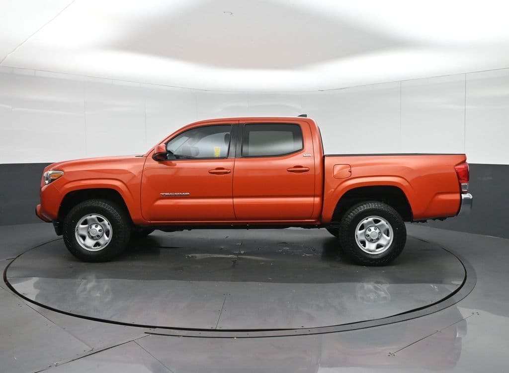 2016 Toyota Tacoma SR5 V6, photo 4 of 59