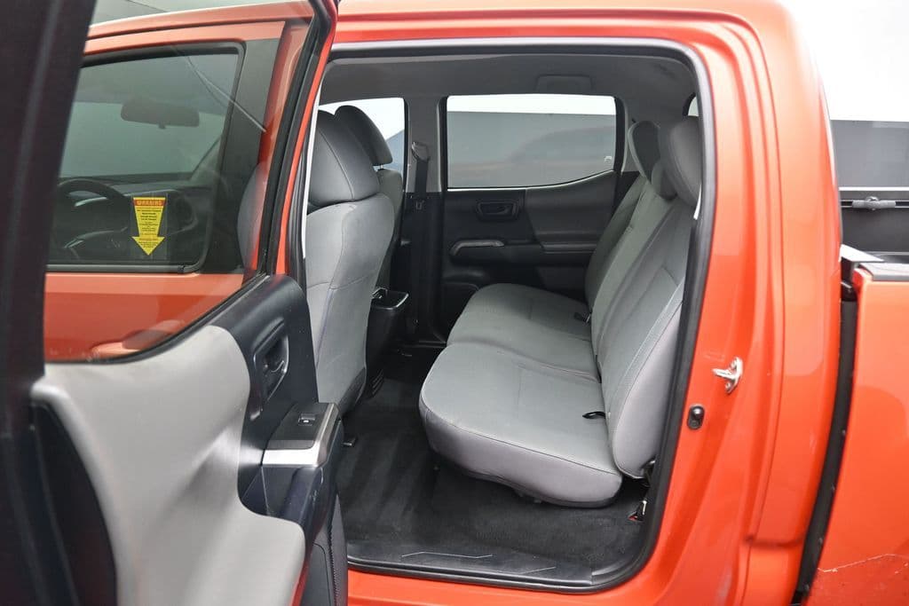 2016 Toyota Tacoma SR5 V6, photo 28 of 59
