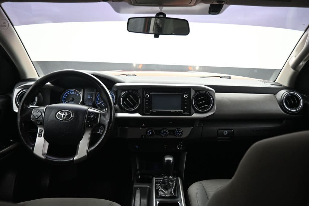 2016 Toyota Tacoma SR5 V6, photo 37 of 59