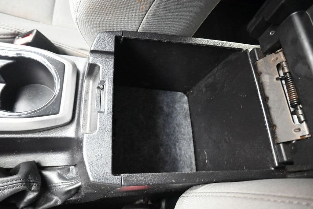 2016 Toyota Tacoma SR5 V6, photo 21 of 59