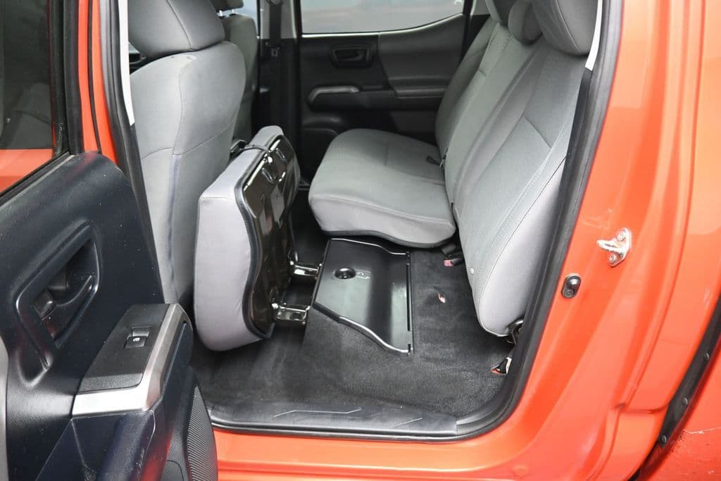 2016 Toyota Tacoma SR5 V6, photo 29 of 59
