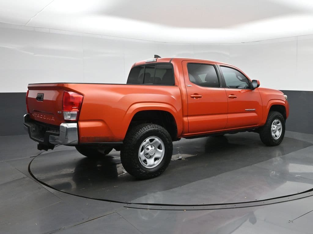 2016 Toyota Tacoma SR5 V6, photo 7 of 59