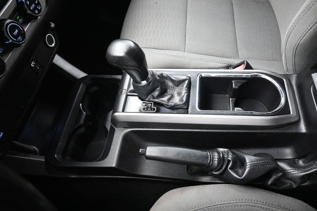 2016 Toyota Tacoma SR5 V6, photo 20 of 59