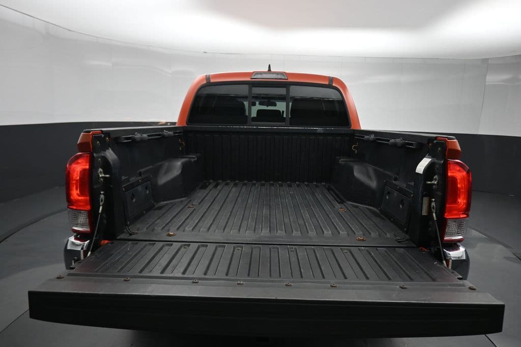2016 Toyota Tacoma SR5 V6, photo 42 of 59
