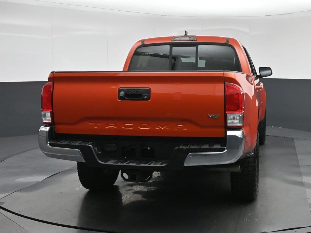2016 Toyota Tacoma SR5 V6, photo 6 of 59