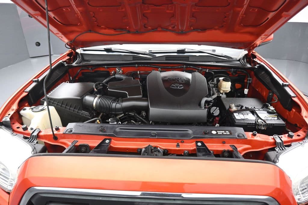 2016 Toyota Tacoma SR5 V6, photo 48 of 59