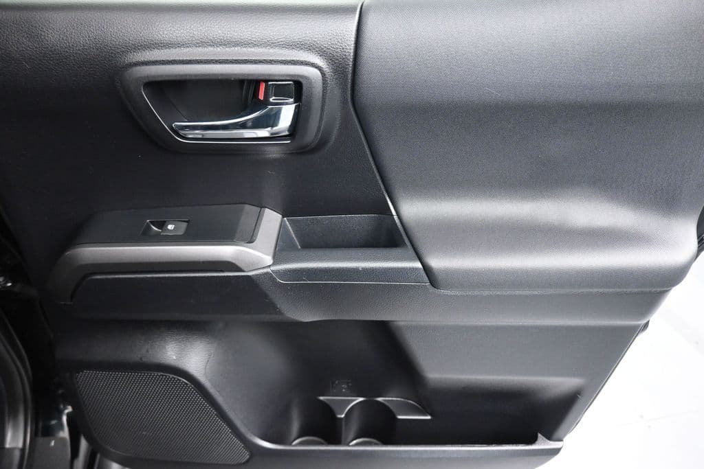 2020 Toyota Tacoma TRD Off-Road V6, photo 33 of 58