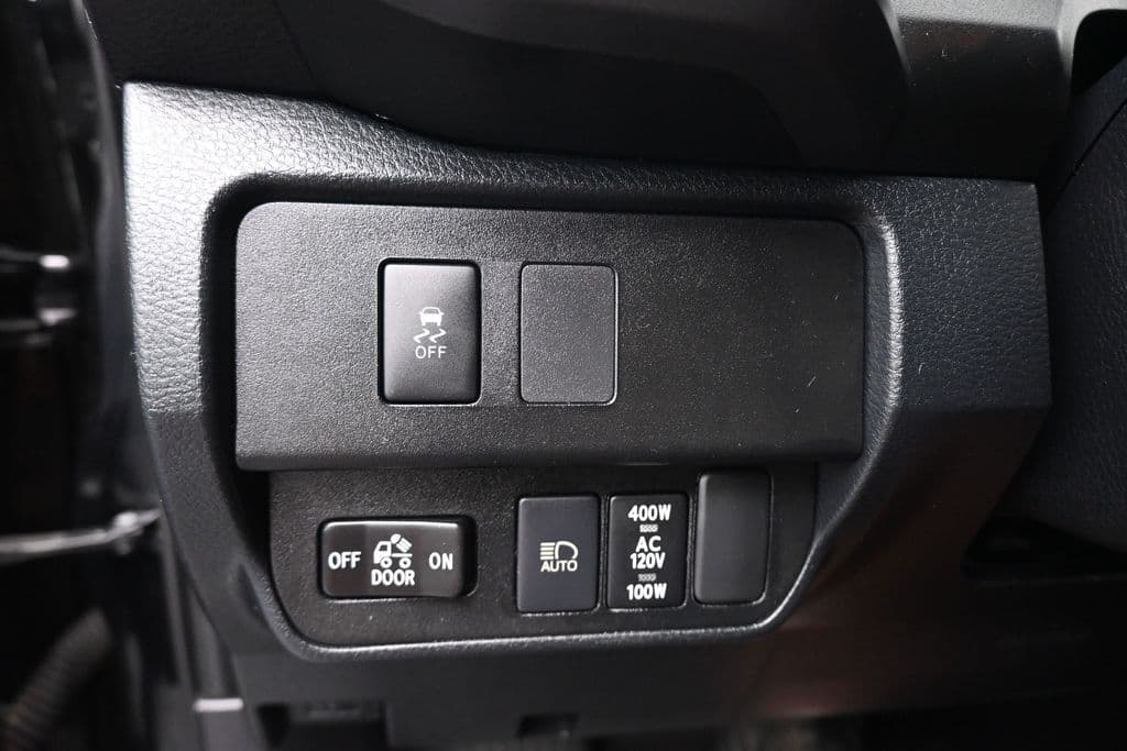 2020 Toyota Tacoma TRD Off-Road V6, photo 24 of 58