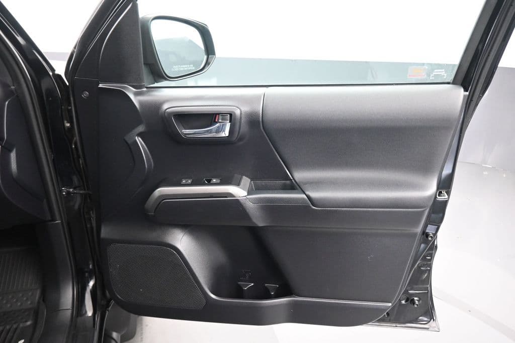 2020 Toyota Tacoma TRD Off-Road V6, photo 38 of 58