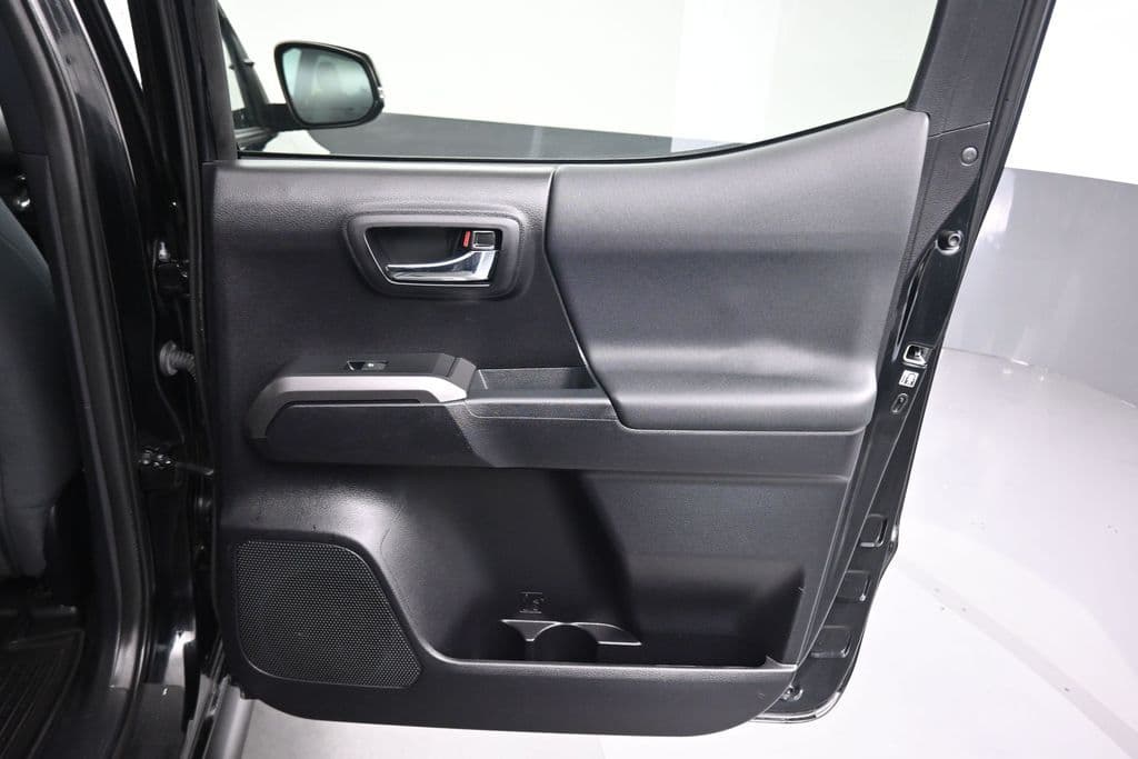 2020 Toyota Tacoma TRD Off-Road V6, photo 32 of 58