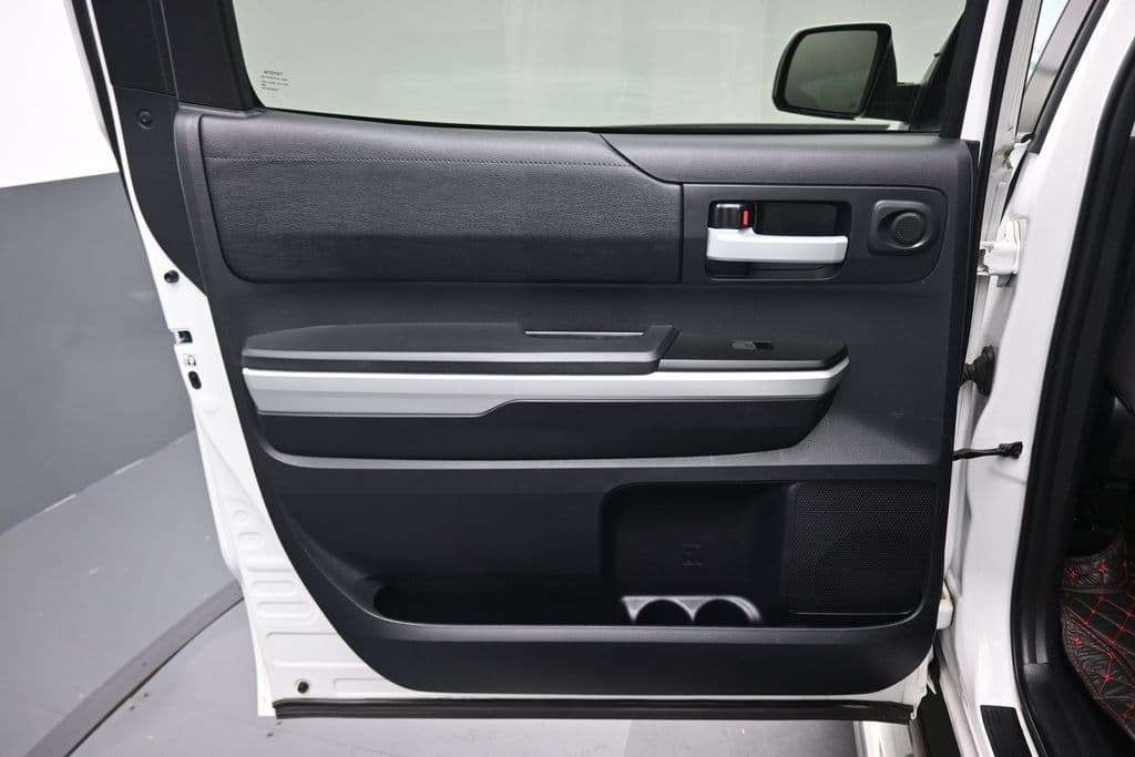 2016 Toyota Tundra SR5 CrewMax, photo 28 of 58