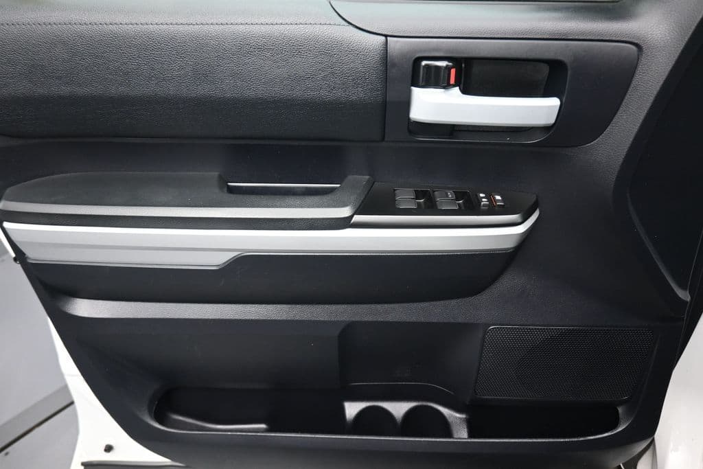 2016 Toyota Tundra SR5 CrewMax, photo 10 of 58