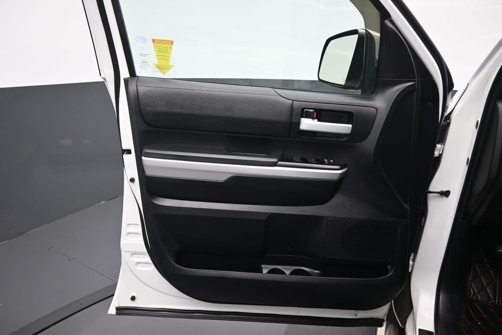 2016 Toyota Tundra SR5 CrewMax, photo 9 of 58