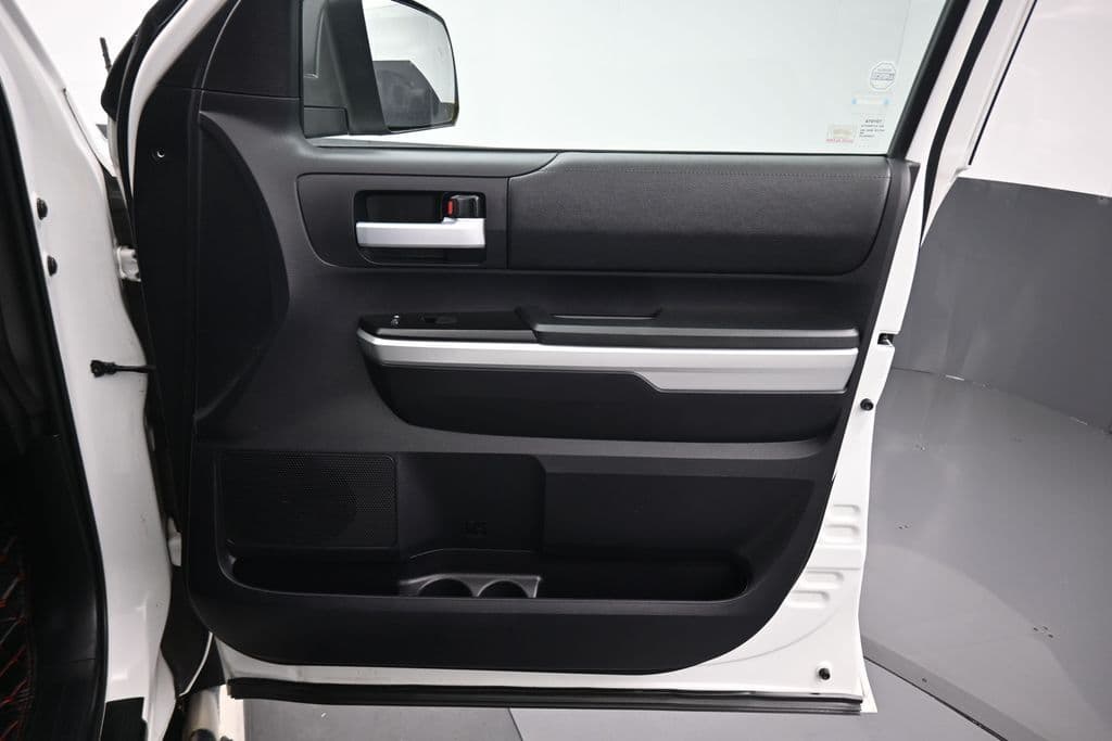 2016 Toyota Tundra SR5 CrewMax, photo 39 of 58