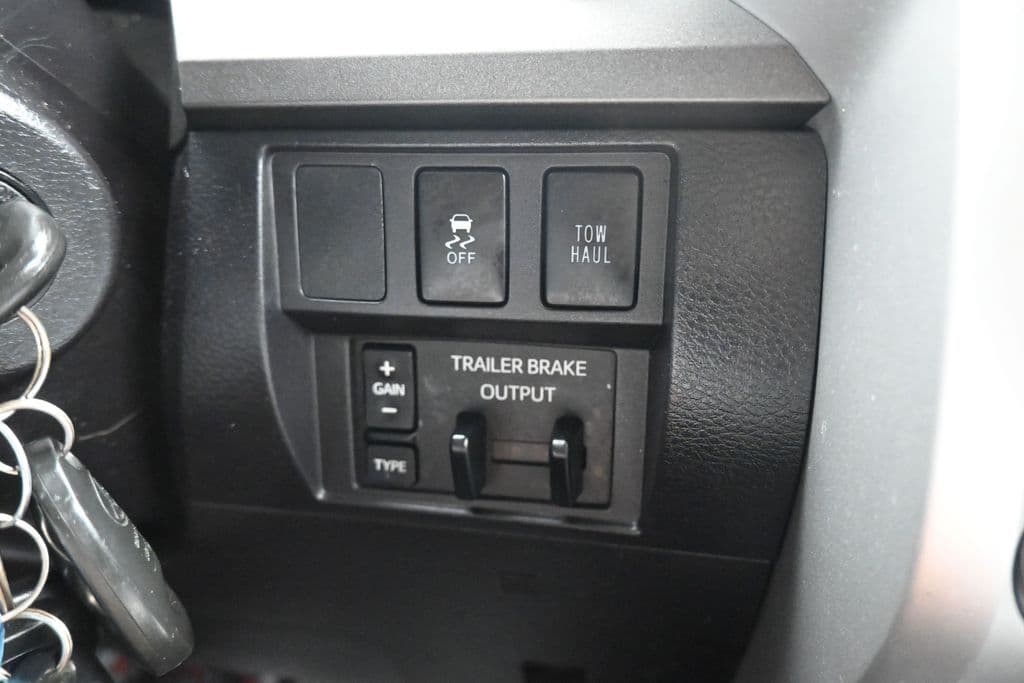 2016 Toyota Tundra SR5 CrewMax, photo 20 of 58