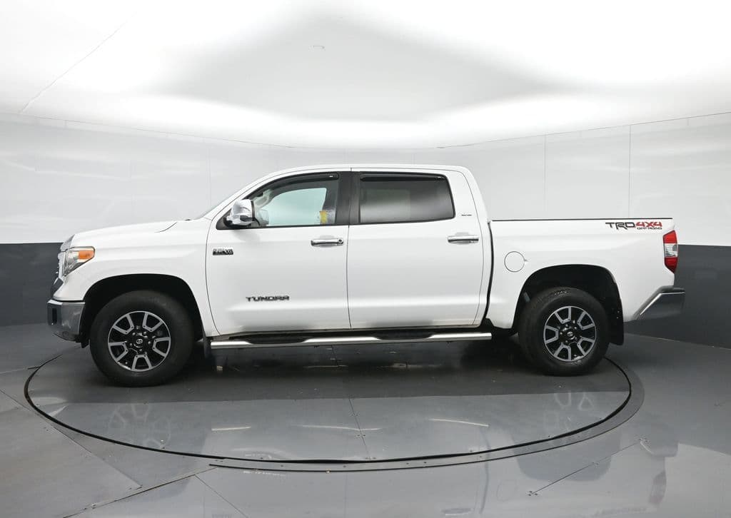 2016 Toyota Tundra SR5 CrewMax, photo 4 of 58