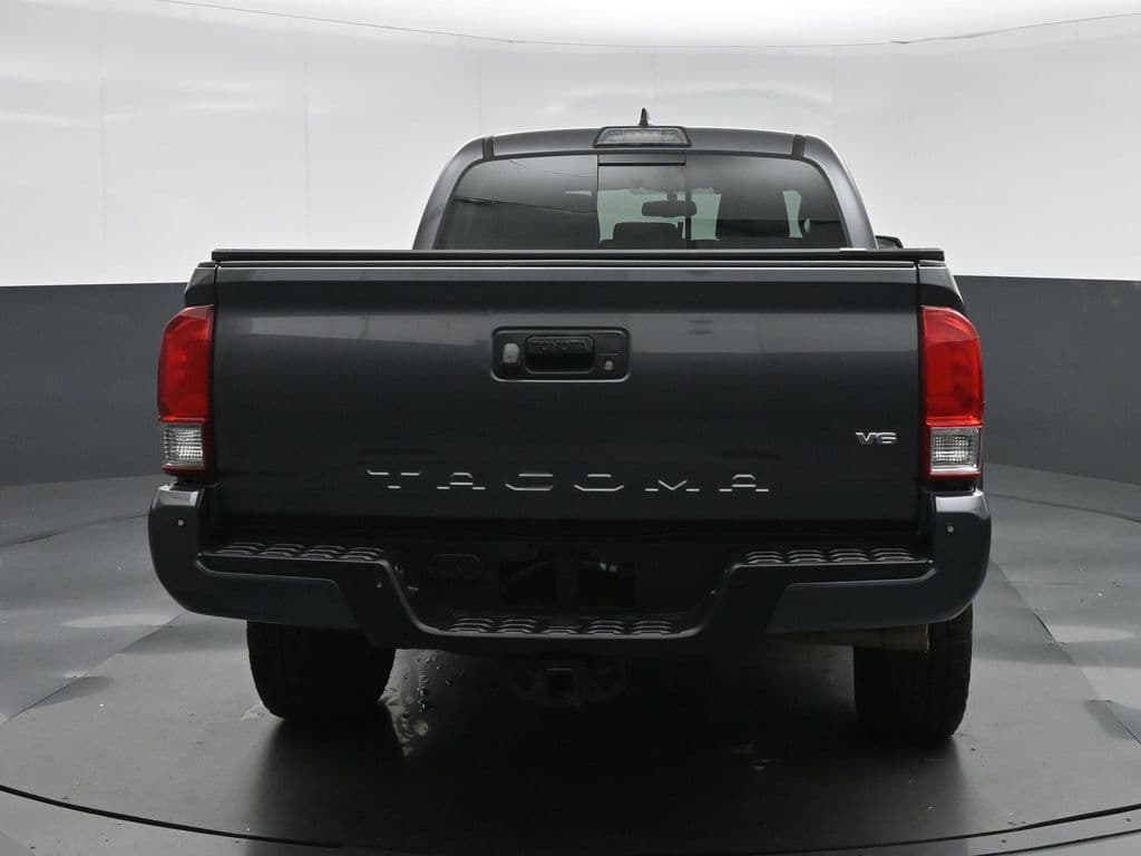 2017 Toyota Tacoma TRD Off-Road V6, photo 6 of 62