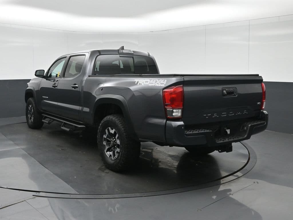 2017 Toyota Tacoma TRD Off-Road V6, photo 5 of 62