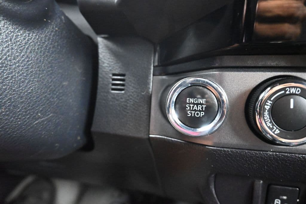 2017 Toyota Tacoma TRD Off-Road V6, photo 21 of 62