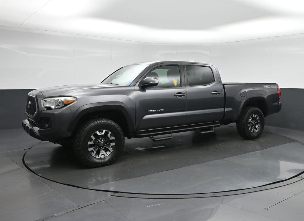 2017 Toyota Tacoma TRD Off-Road V6, photo 3 of 62