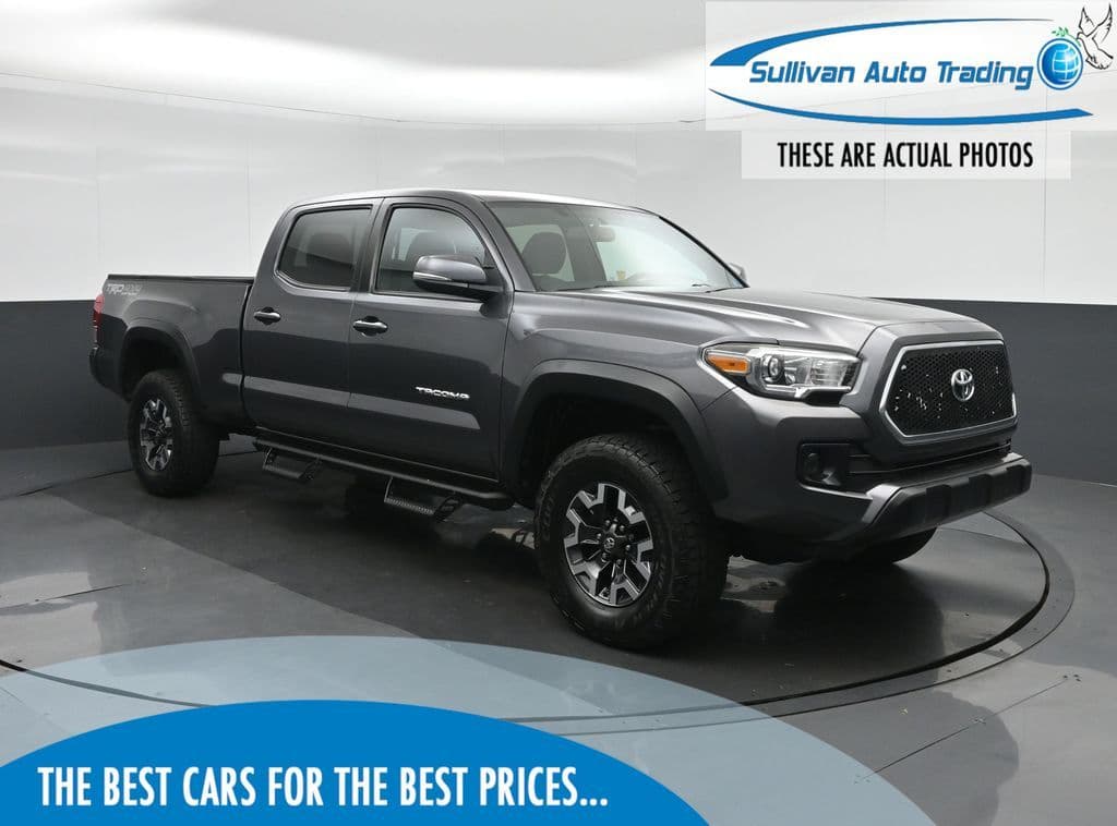 2017 Toyota Tacoma TRD Off-Road V6, photo 1 of 62