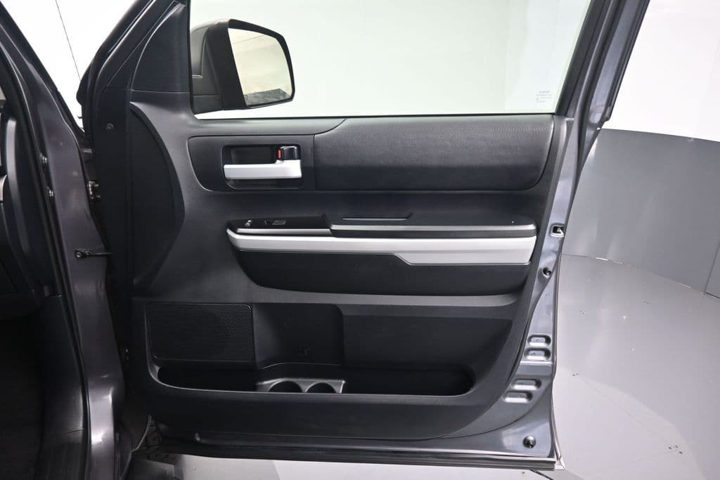 2019 Toyota Tundra SR5 CrewMax, photo 39 of 58