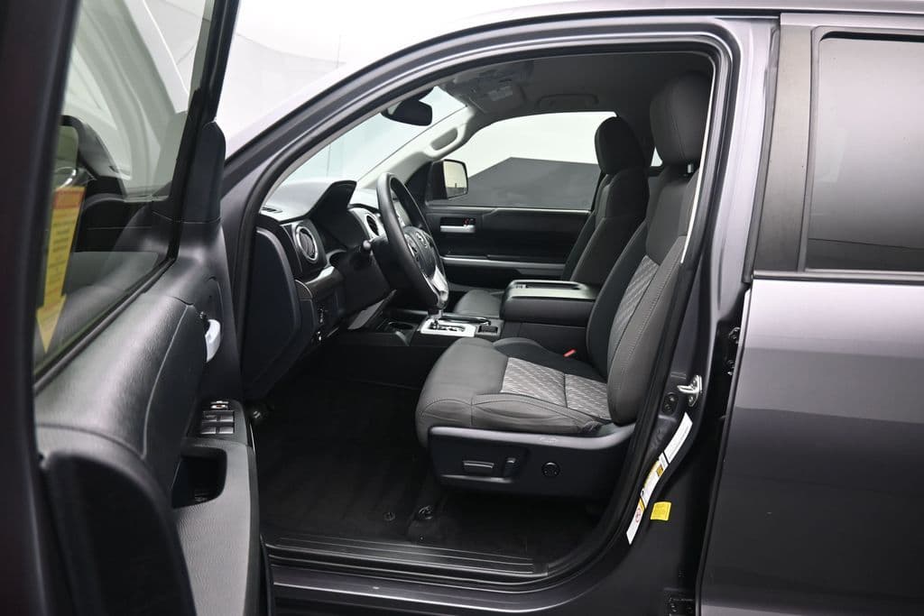 2019 Toyota Tundra SR5 CrewMax, photo 11 of 58