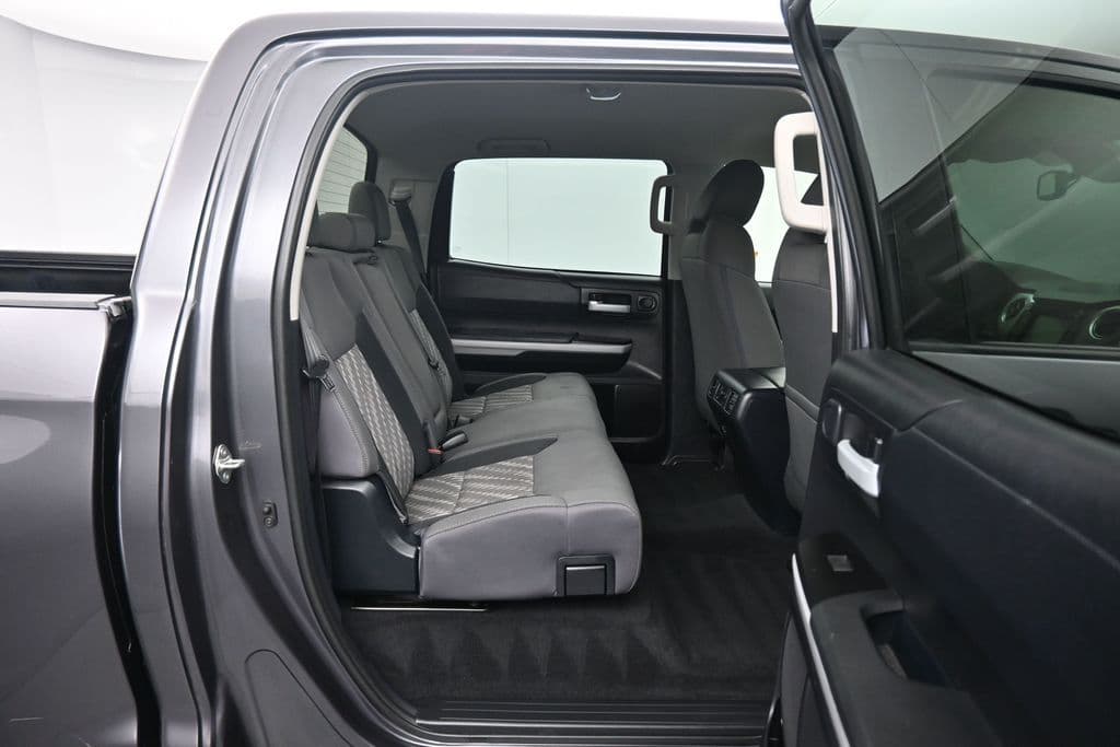 2019 Toyota Tundra SR5 CrewMax, photo 36 of 58