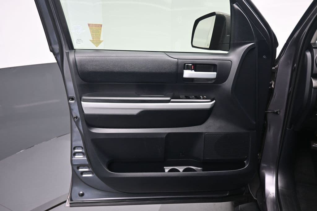 2019 Toyota Tundra SR5 CrewMax, photo 9 of 58