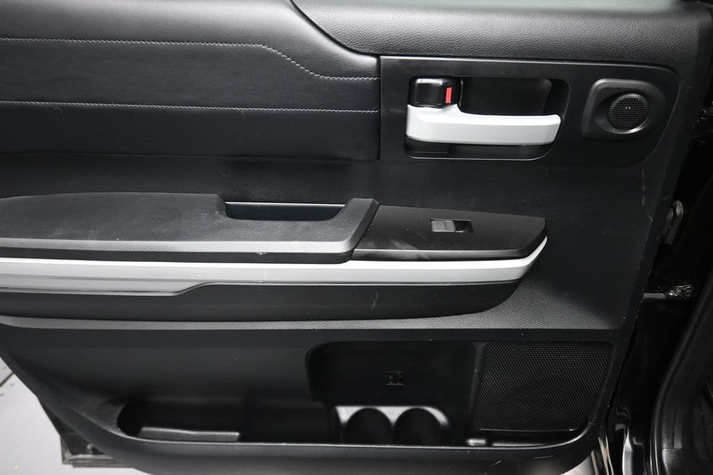 2018 Toyota Tundra Limited CrewMax, photo 32 of 64