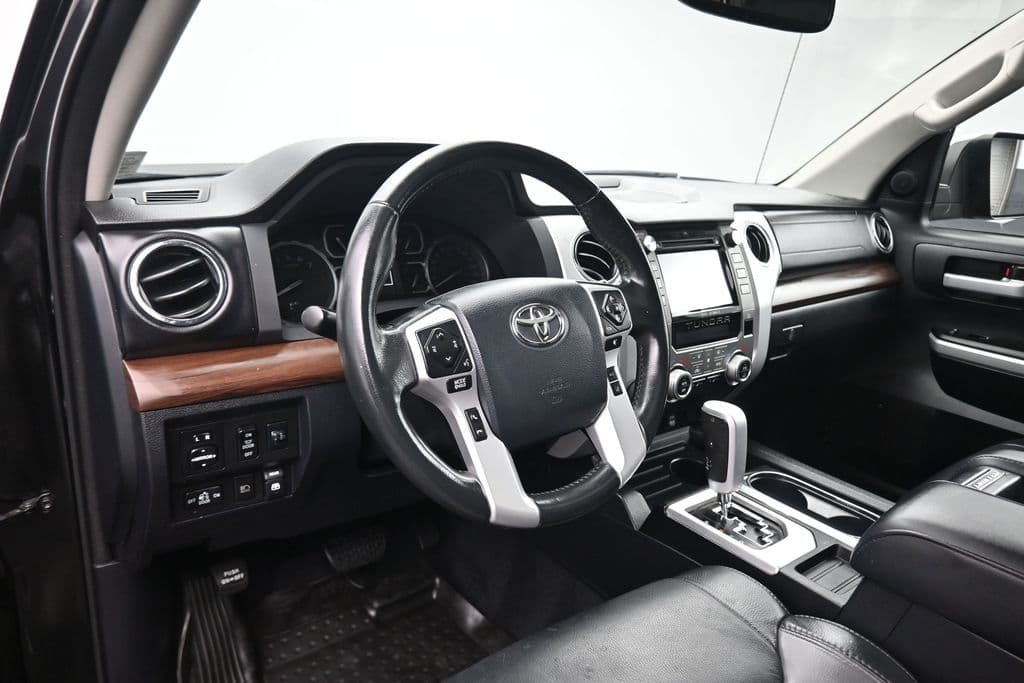 2018 Toyota Tundra Limited CrewMax, photo 14 of 64