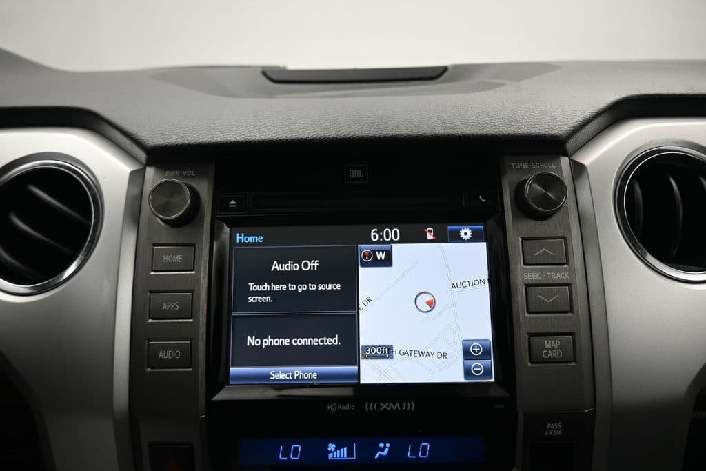 2018 Toyota Tundra Limited CrewMax, photo 17 of 64