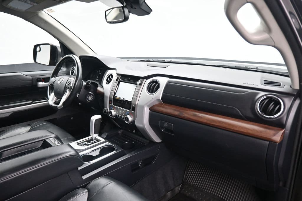 2018 Toyota Tundra Limited CrewMax, photo 49 of 64