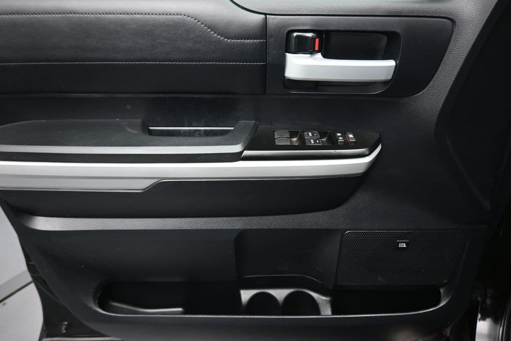 2018 Toyota Tundra Limited CrewMax, photo 10 of 64
