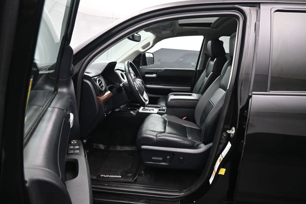 2018 Toyota Tundra Limited CrewMax, photo 12 of 64