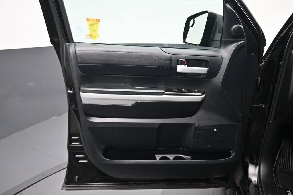 2018 Toyota Tundra Limited CrewMax, photo 9 of 64