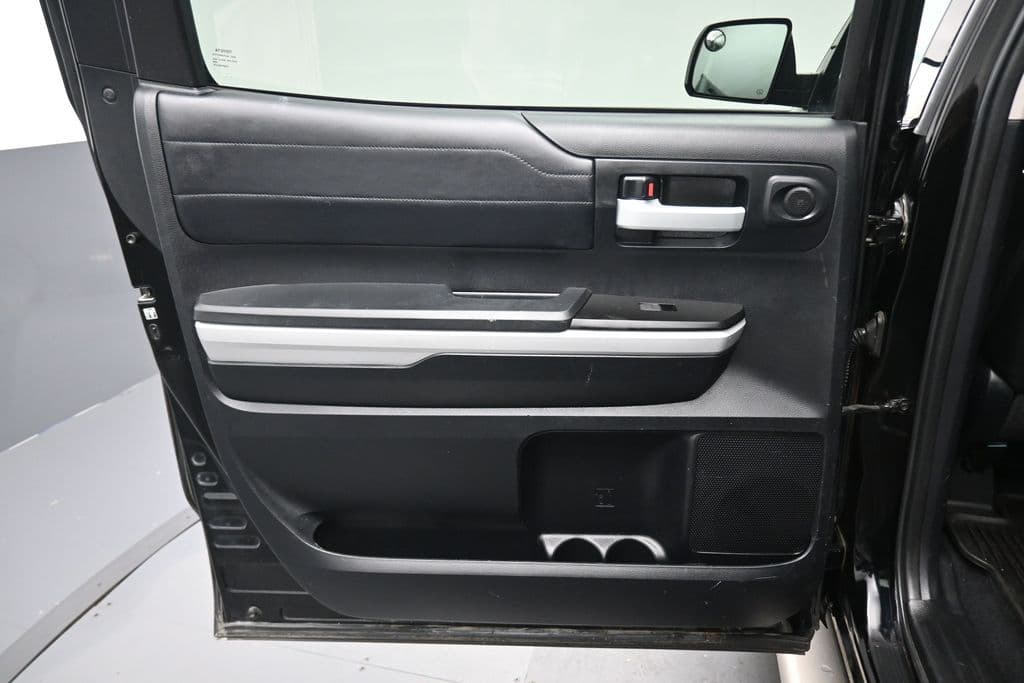 2018 Toyota Tundra Limited CrewMax, photo 31 of 64