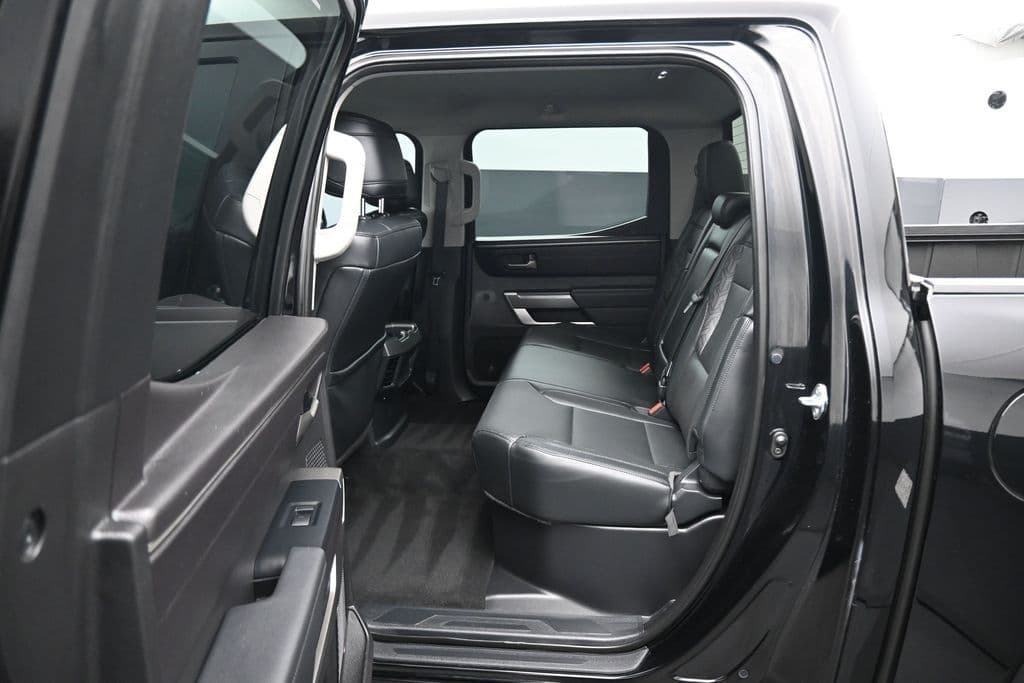 2023 Toyota Tundra SR5, photo 35 of 68