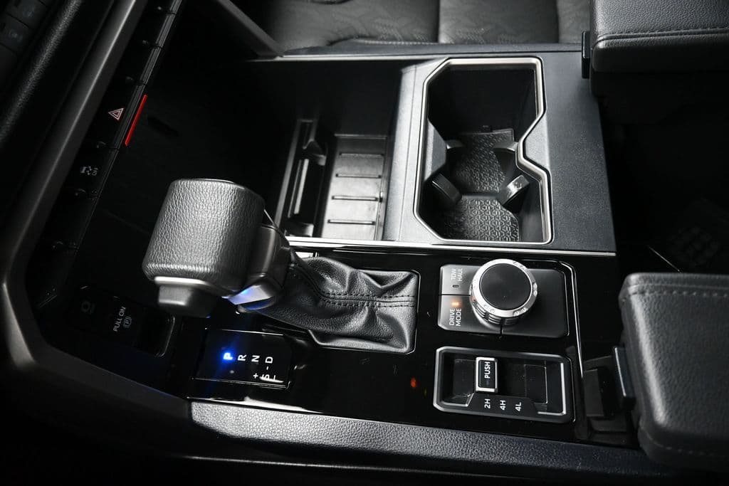 2023 Toyota Tundra SR5, photo 26 of 68